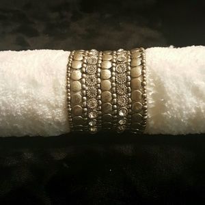 Vintage look jeweled beaded elastic cuff